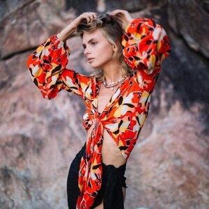 Billabong Breathe Light Floral Red Tie Front Balloon Sleeve Boho Top Small